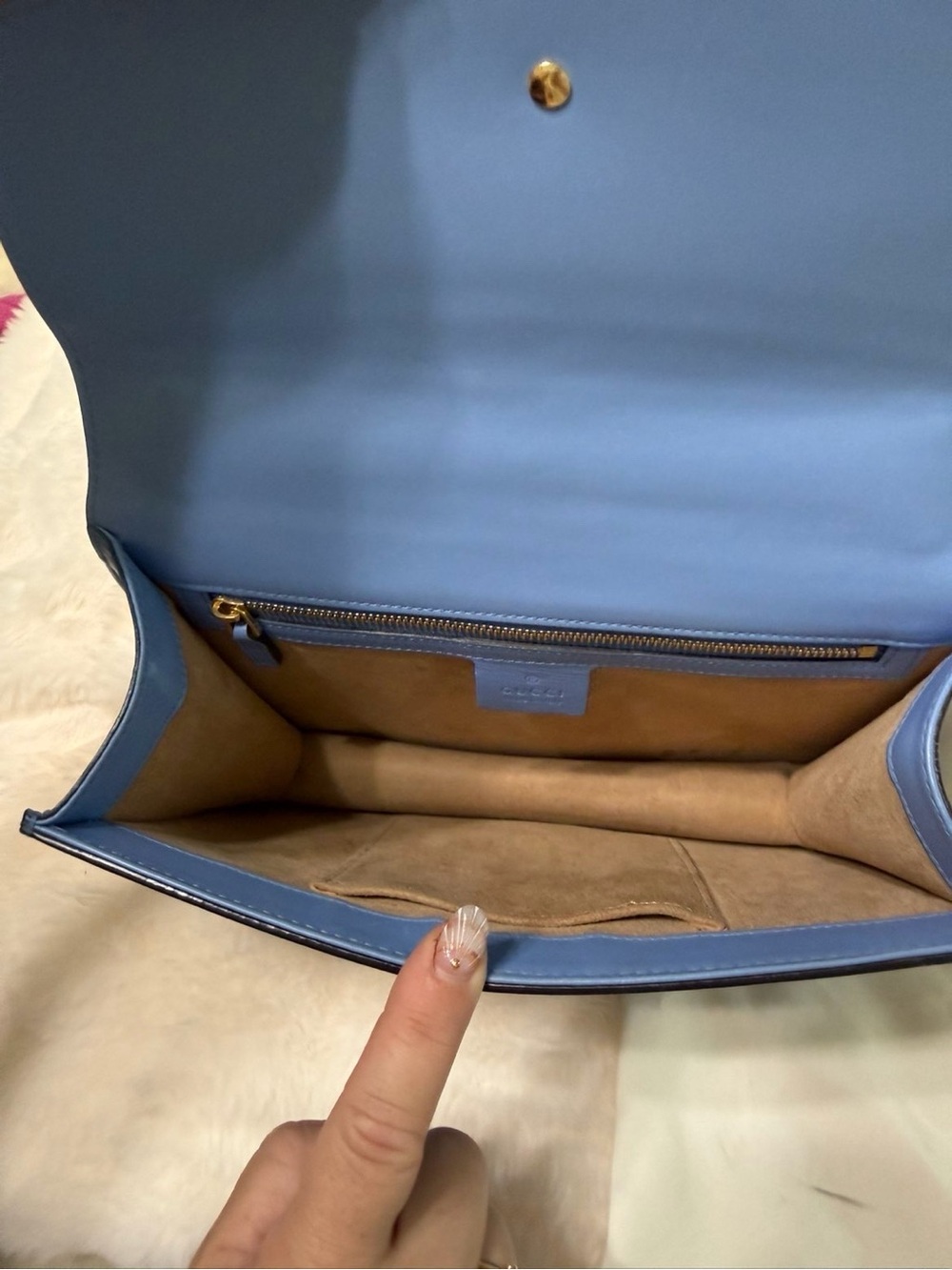 Gucci Sylvie Blue Leather Shoulder Bag with Gold Chain Detail - Picture 2 of 3
